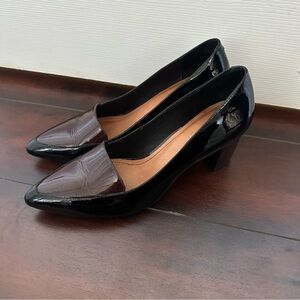 Size 8 Capelli Rossi Patent Leather Black and Burgundy Thick Chunky Heel Pump